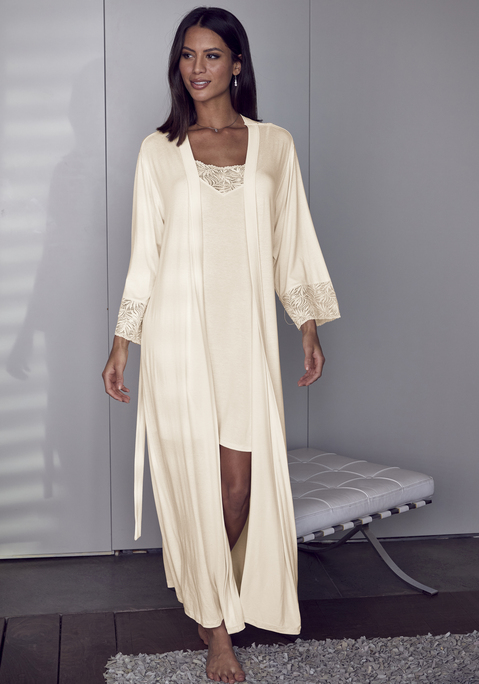 Bild: Kimono von LASCANA: Eleganter langer Kimono von Lascana. Unifarbenes Design. Breite Spitzenborten an den Abschlüssen der langen Ärmel. Spitzeneinsatz am Rücken. Bindeband in der Taille. Edle Single-Jersey-Qualität aus 95% Viskose, 5% Elasthan. Spitze: 88% Polyamid, 12% Elasthan.