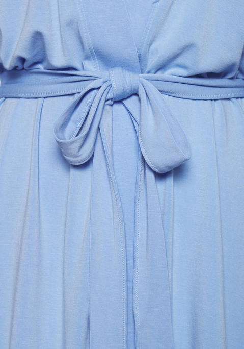 Bild: Kimono von LASCANA: Schöner Kimono von Lascana in Midi-Länge. Mit Spitzeneinsatz und Bindegürtel. Weiche Viskosequalität für hohen Tragekomfort.