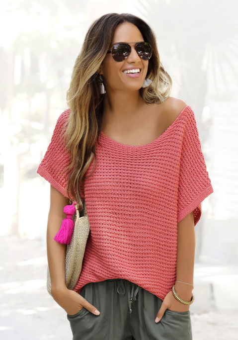 Bild: Kurzarmpullover von LASCANA: Locker gestrickter Sommerpullover von Lascana. Weiter Rundhalsausschnitt. Kurze Ärmel. Figurumspielende Passform. Strickware leicht transparent.