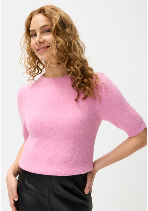 Bild: Kurzarmpullover von LASCANA: Strickpullover von Lascana. Halbe, körpernahe Ärmel. Rundhalsausschnitt. Saum aus Rippstrick. Figurnah geschnitten. Flauschiger Polyamid-Viskose-Mix.