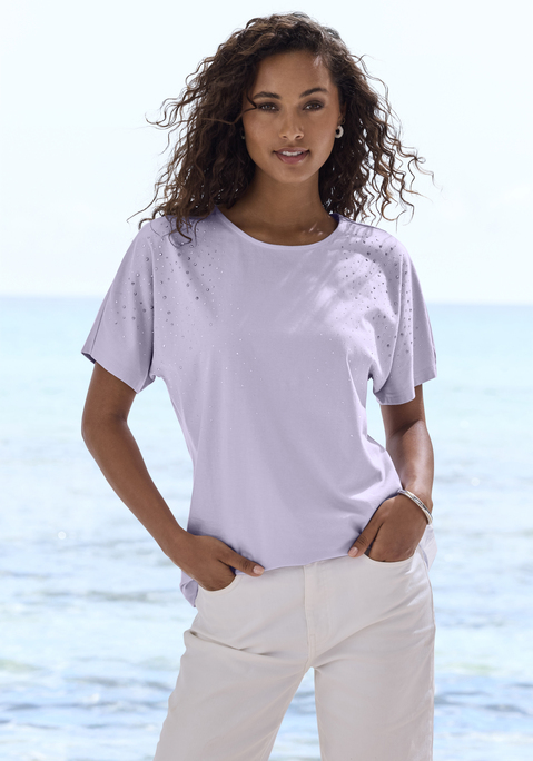 Bild: Kurzarmshirt von LASCANA: T-Shirt von Lascana mit glitzernden Schmucksteinen auf der Vorderseite. Rundhalsausschnitt mit dezenter Blende. Überschnittene Schultern für eine moderne Silhouette. Locker fallende Passform. Vielseitig kombinierbar. Hochwertige Qualität.