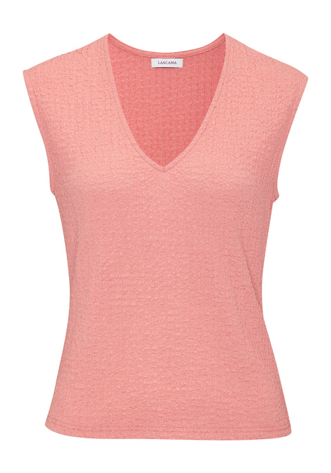 Bild: Kurzarmshirt von LASCANA: <h3>Eleganz trifft Komfort: das Kurzarmshirt von <strong>LASCANA</strong></h3>
<p>
Das Top von <strong>LASCANA</strong> überzeugt mit einem schmeichelnden V-Ausschnitt, der das Dekolleté auf elegante Weise in Szene setzt. Die figurbetonte Passform umschmeichelt die Silhouette und sorgt für einen selbstbewussten Auftritt. Der gerade Saumabschluss verleiht dem Shirt eine moderne Note und macht es vielseitig kombinierbar. Die modische Strukturware ist bügelfrei, was den Pflegeaufwand minimiert und für einen stets gepflegten Look sorgt.
</p>

<h4>Hochwertige Materialien und Pflegehinweise</h4>
<p>
Das Kurzarmshirt zeichnet sich durch seinen hohen Tragekomfort aus, der durch die weiche Strukturware unterstützt wird. Diese sorgt dafür, dass es nicht nur gut aussieht, sondern sich auch angenehm anfühlt. Die figurbetonte Passform bietet ausreichend Bewegungsfreiheit, während die kurze Ärmellänge ideal für warme Tage ist. Es ist pflegeleicht und kann problemlos in der Maschine gewaschen werden, was es zu einem praktischen Begleiter im Alltag macht.
</p>

<h4>Vielfältige Kombinationsmöglichkeiten</h4>
<p>
Dieses vielseitige Oberteil ist perfekt für zahlreiche Anlässe geeignet. Kombinierbar mit einer eleganten Jeans oder einem luftigen Rock, eignet sich das Shirt hervorragend für Freizeitaktivitäten oder entspannte Treffen mit Freunden. Für den sportlicheren Look kann es mit Shorts und trendigen Sneakers kombiniert werden. Accessoires wie eine schicke Halskette runden das Outfit ab und setzen zusätzliche Akzente.
</p>

<p>Mit diesem Top von <strong>LASCANA</strong> wird jeder Auftritt zum modischen Highlight. Zeitlos, bequem und vielseitig – ein absolutes Must-have!</p>