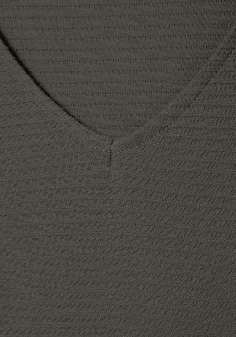 Bild: Langarmshirt von LASCANA: Lässiges Langarmshirt von Lascana mit gestreiftem Strukturmuster. V-Ausschnitt. Super zu kombinieren. Einsatz von Baumwolle, die die Initiative Cotton made in Africa unterstützt.