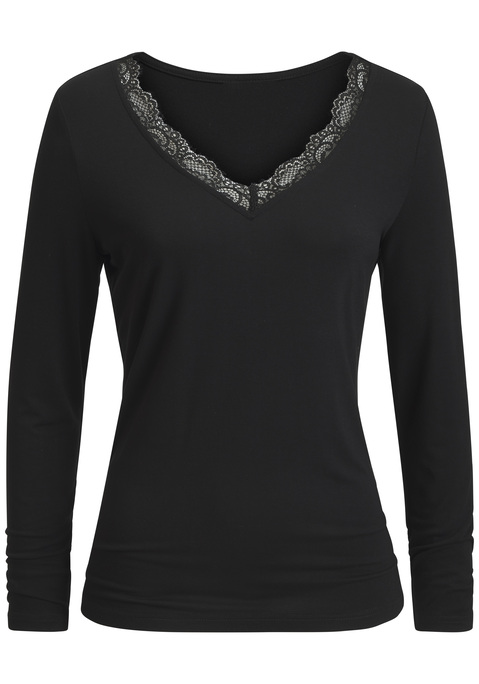 Bild: Langarmshirt von LASCANA: Mit zarter Spitze am Ausschnitt: unifarbenes Langarmshirt von Lascana. Figurumspielende Passform für viel Tragekomfort. Ideal für Lagen-Looks und vielseitig zu verschiedenen Unterteilen kombinierbar. Weich fließende Viskose.