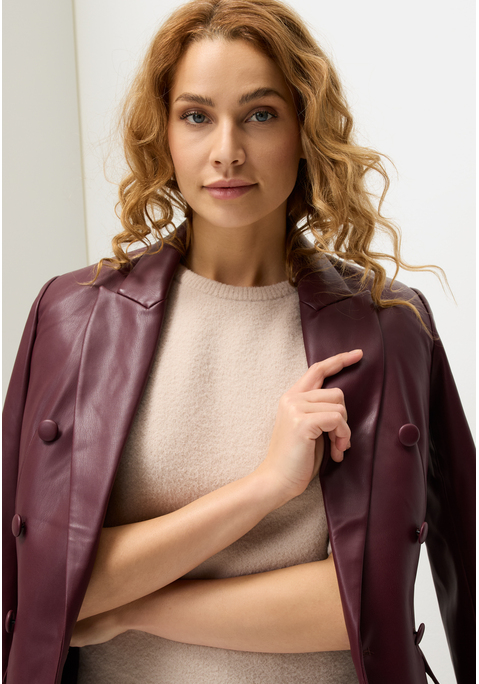 Bild: Lederimitat-Blazer von LASCANA: Blazer in Lederoptik von Lascana. Mit Reverskragen. Mit Lederimitat überzogene Knöpfe. Funktionale Klappentaschen. Taillierter Schnitt. Gefütterte Qualität.