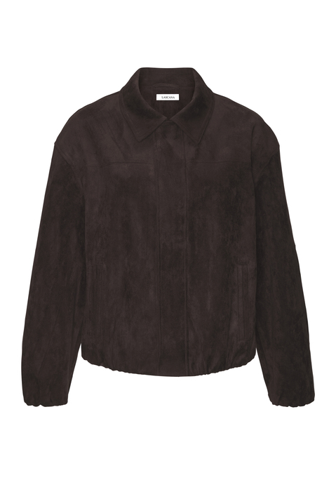 Bild: Lederimitatjacke von LASCANA: <h3>Bikerjacke im Oversize-Fit von <strong>Lascana</strong></h3>
<p>
Die coole Bikerjacke von <strong>Lascana</strong> besticht durch ihren lässigen Oversize-Fit und den markanten Kragen. Mit ihrem verdeckten Reißverschluss und den praktischen Leistentaschen vereint sie stilvolles Design mit Funktionalität. Die langen Ärmel und der breite Gummibund am Saum sorgen für eine moderne Silhouette und bieten gleichzeitig optimale Bewegungsfreiheit. Diese Jacke ist nicht nur ein modisches Statement, sondern setzt auch auf höchsten Komfort dank des weichen Velourslederimitats.
</p>

<h4>Produktdetails und Mehrwerte</h4>
<p>
Die figurumspielende Passform der Jacke sorgt für einen bequemen Sitz und lässt sich vielseitig kombinieren. Die unifarbene Optik verleiht ihr eine elegante Note, während die hochwertigen Materialien für ein angenehmes Tragegefühl sorgen. Um die Langlebigkeit zu gewährleisten, empfiehlt es sich, die Jacke regelmäßig zu reinigen und vor direkter Sonneneinstrahlung zu schützen.
</p>

<h4>Outfit-Tipps und Trageanlässe</h4>
<p>
Diese Bikerjacke eignet sich perfekt für lässige Streetwear-Looks und lässt sich ideal zu Jeans oder einem Rock kombinieren. In Kombination mit stylischen Sneakern oder lässigen Boots entsteht ein angesagter Freizeitlook. Auch für Outdoor-Aktivitäten oder entspannte Treffen mit Freunden ist die Jacke bestens geeignet. Accessoires wie eine coole Sonnenbrille oder eine schicke Umhängetasche runden das Outfit ab und setzen zusätzliche Akzente.
</p>

<p>
Die Bikerjacke von <strong>Lascana</strong> ist genau das richtige Kleidungsstück, um jedem Outfit einen besonderen Touch zu verleihen!
</p>