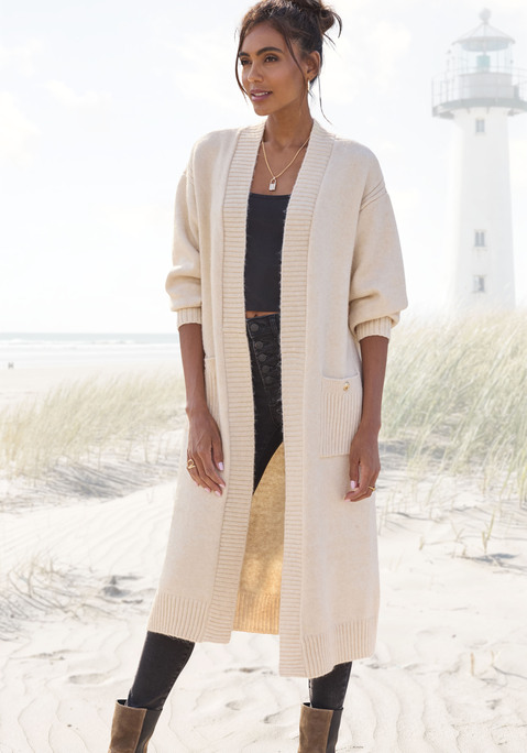 Bild: Longstrickjacke von LASCANA: Longcardigan von Lascana. Wadenlange, offene Form. Mit goldfarbenen Knöpfen an den Taschen. Überschnittene Schultern. Modische Rippstrickdetails. Aus kuschelig weichem Strick.