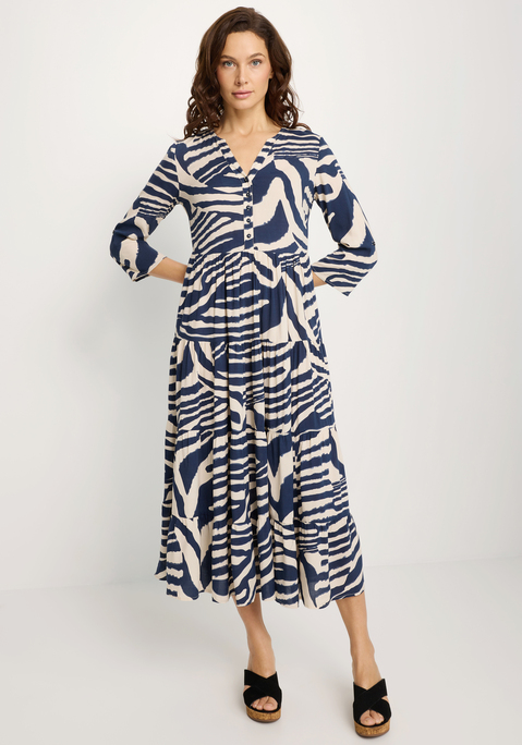 Bild: Maxikleid von LASCANA: Schönes Maxikleid von Lascana mit stilvollem Allover-Print im Animaldesign – jedes Teil ein Unikat. Mit rundem Halsausschnitt, kurzer Knopfleiste und 3/4-langen Ärmeln. Modisch ausgestellter Rockteil. Weiche Webware aus Viskose.