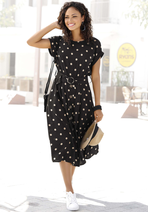 Bild: Midikleid von LASCANA: Kleid von Lascana im Tupfen-Design. Kurze Ärmel mit Umschlag. Passender Gürtel in der Taille. Rockpart mit Knopfleiste und seitlichen Eingrifftaschen. Gewebte Qualität aus Viskose.
