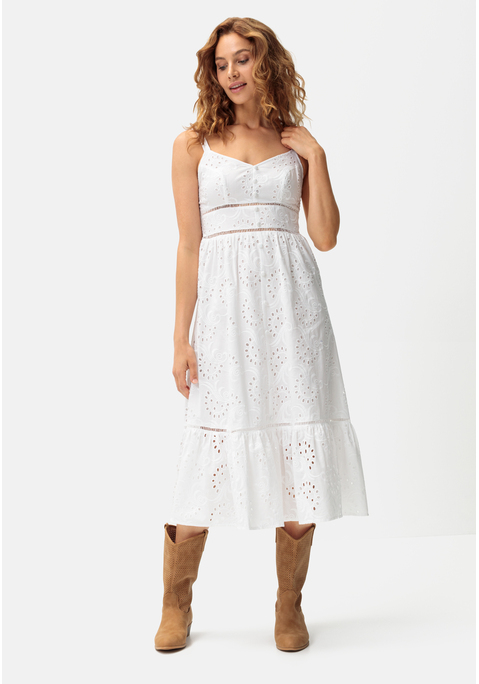 Bild: Midikleid von LASCANA: Besticktes Midikleid von Lascana. Verstellbare Spaghettiträger für perfekte Passform. Zierknopfleiste vorn für charmanten Akzent. Smokeinsatz im Rücken für zusätzlichen Komfort und Flexibilität. Komplett gefütterte und blickdichte Baumwollqualität.