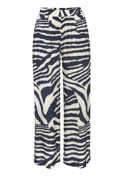 Bild: Palazzohose von LASCANA: Elegante Palazzohose von Lascana mit weitem Bein und tollem individuellem Animalprint – jedes Teil ein Unikat. Breiter, elastischer Bund für Stil und Komfort. Mit praktischen Seitennahttaschen. Leicht transparente, weiche Viskose.