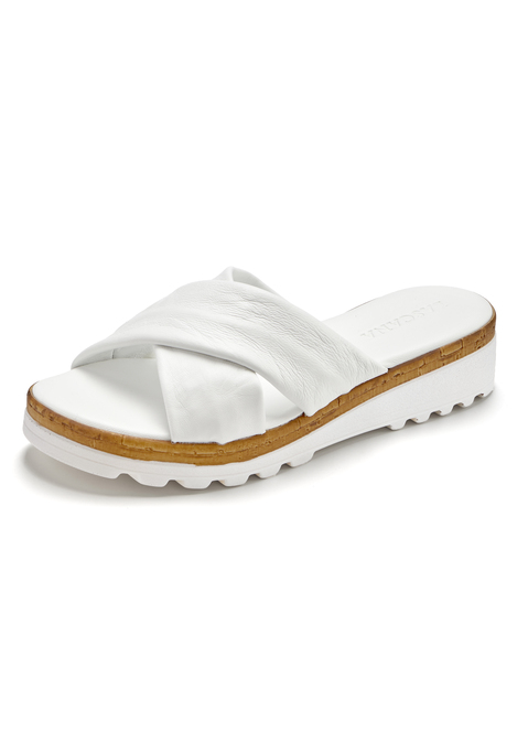 Bild: Pantolette von LASCANA: Pantolette von Lascana aus Schafsleder. Breite, überkreuzte Riemen. Mit dezentem Keilabsatz. Besonders weiches und angenehmes Tragegefühl. Futter aus Synthetik. Decksohle aus Schafsleder. Laufsohle aus Synthetik.