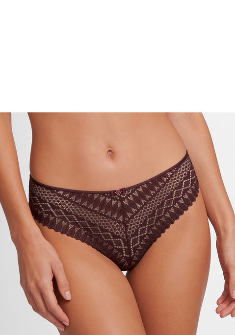 Bild: Panty von LASCANA: Verführerische Panty aus dezent transparenter, graphischer Spitze. Edles Schmuckaccessoire in der hinteren Mitte und feine Zierschleife vorn. Mit eingearbeitetem Baumwollzwickel. Mit passendem BH aus der gleichen Serie erhältlich. Mit Liebe & Leidenschaft in Hamburg kreiert. Hinweis: Die Schmuckteile an der Panty sind nickelfrei. Aus 92% Polyamid, 8% Elasthan.