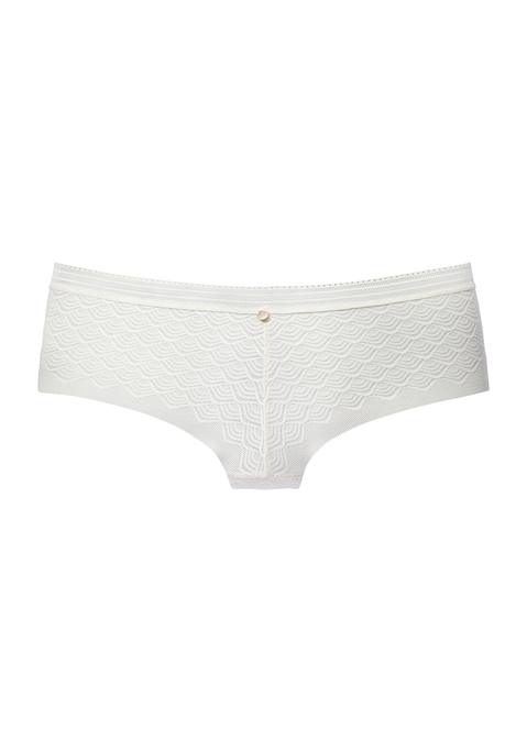 Bild: Panty von LASCANA: Modische Panty in abdeckender Schnittform. Aus Spitze in moderner Optik mit extra flachen Kanten. Mit kleinem Metallaccessoire vorne mittig. Mit eingearbeitetem Baumwollzwickel. Mit Liebe & Leidenschaft in Hamburg kreiert. Aus 81% Polyamid, 19% Elasthan.