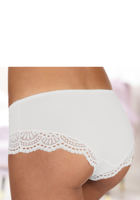 Bild: Panty von LASCANA: Die Panty von Lascana besticht mit seiner femininen, romantischen Optik. Der edle Spitzeneinsatz an den Beinausschnitten ist zusammen mit der kleinen Zierschleife am Taillenausschnitt ein echter Hingucker. Das angenehm weiche Microtouch Material ermöglicht einen tollen Tragekomfort. Ein passender BH aus der gleichen Serie ist ebenfalls erhältlich. Aus 86% Polyamid, 14% Elasthan.