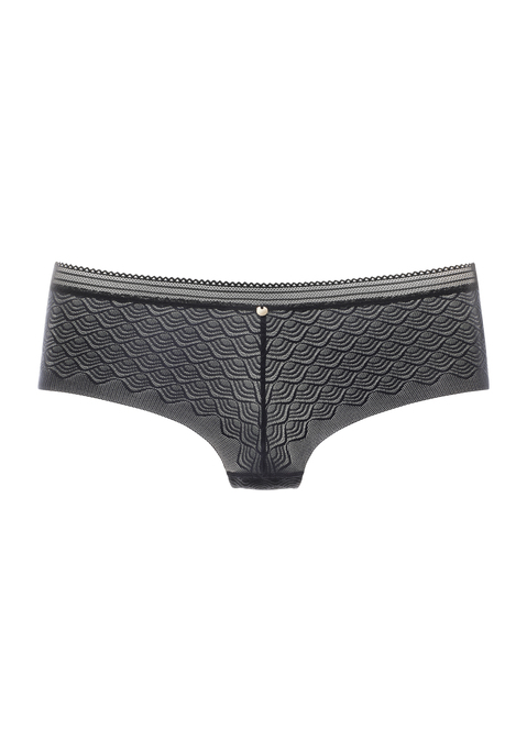 Bild: Panty von LASCANA: Modische Panty in abdeckender Schnittform. Aus Spitze in moderner Optik mit extra flachen Kanten. Mit kleinem Metallaccessoire vorne mittig. Mit eingearbeitetem Baumwollzwickel. Mit Liebe & Leidenschaft in Hamburg kreiert. Aus 81% Polyamid, 19% Elasthan.