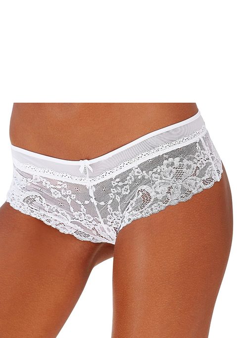 Bild: Panty von LASCANA: Zarte Spitze und raffinierte Details geben diesen Modellen einen romantischen Look! Aus weicher, elastischer Spitze. Hinten mit schönem Stickereimotiv. Mit Baumwollzwickel.  Aus 80% Polyamid, 17% Elasthan, 3% Polyester.