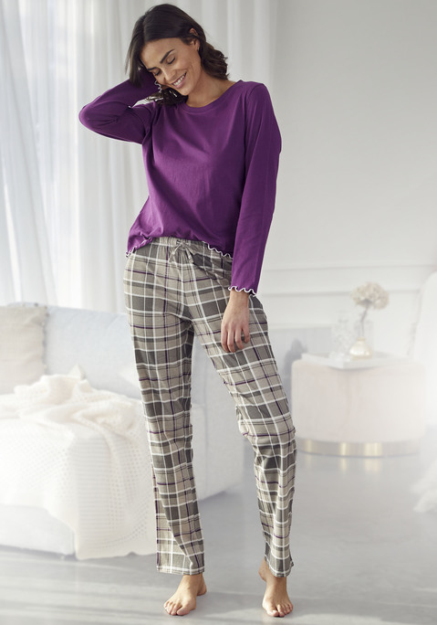 Bild: Pyjama von LASCANA: Klassischer Schlafanzug mit Wellensaum und Karomuster aus 100% Baumwolle. Mit jedem Kauf eines Artikels aus Cotton made in Africa untestützt Du die Initiative.