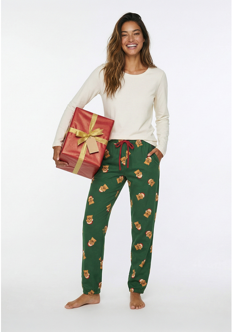 Bild: Pyjama von LASCANA: Pyjama mit süßem Weihnachts-Hunde-Print. Schlichtes Langarm-Shirt mit Rundhalsausschnitt. Lange, bedruckte Hose mit elastischem Bund mit Kontrastband. Single Jersey aus reiner Baumwolle.