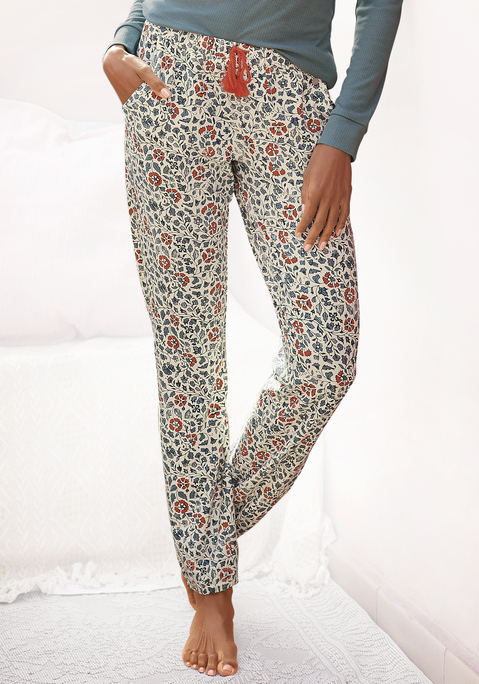 Bild: Pyjamahose von LASCANA: Bedruckte Pyjamahose von Lascana. Mit elastischen Bündchen und Tunnelzugbund mit Quasten. Mit Eingrifftaschen. Obermaterial: 60% Polyester, 36% Viskose, 4% Elasthan