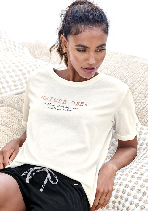 Bild: Pyjamaoberteil von LASCANA: T-Shirt von Lascana mit Rundhalsausschnitt und Ärmeln in 1/2-Länge. Obermaterial: 50% Baumwolle (unterstützt Cotton made in Africa)  , 50% Viskose
