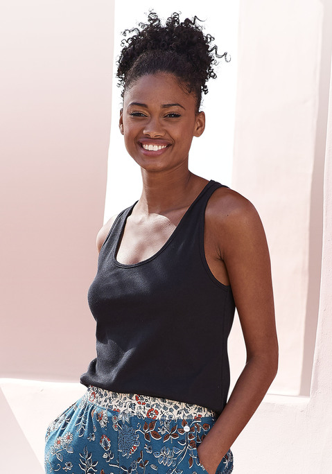 Bild: Pyjamaoberteil von LASCANA: Tanktop mit breiten Trägern aus 63% Polyester, 33% Viskose, 4% Elasthan.