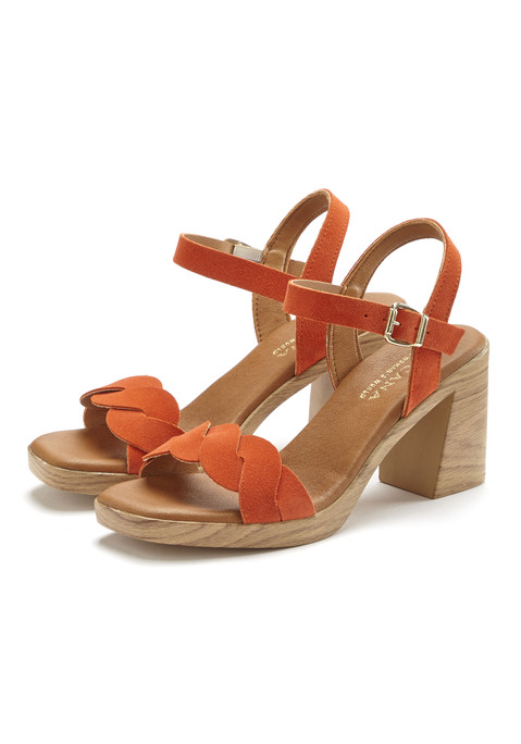 Bild: Riemchensandalette von LASCANA: Sandalette aus Leder von LASCANA. Made in Spain. Absatzhöhe ca. 8 cm. Obermaterial aus Rindsleder. Futter und Decksohle aus Lederimitat und Polyester. Laufsohle aus Synthetik.