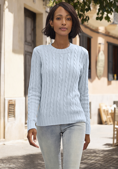 Bild: Rundhalspullover von LASCANA: Unifarbener Zopfpullover von Lascana mit Rundhalsausschnitt und langen Ärmeln. Klassisches Zopfmuster. Gerade, figurumspielende Passform mit hüftlangem Schnitt. Rippbündchen an Ärmeln und Saum. Vielseitig kombinierbar – ideal für Frühling, Herbst oder kühle Sommerabende. Weiche Strickqualität.