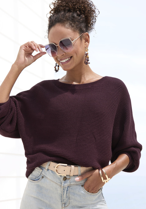 Bild: Rundhalspullover von LASCANA: Bequemer Pullover von Lascana mit langen Fledermausärmeln. Zierknöpfe an der Rückseite. Gerader Saum. Figurumspielende Passform. Pflegeleichter Materialmix mit Viskose-Anteil und weichem Griff.