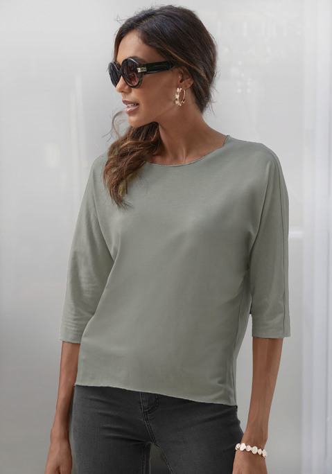 Bild: Rundhalsshirt von LASCANA: 3/4-Arm-Shirt von Lascana. Glitzernde Abschlüsse an Halsausschnitt, Ärmelsäumen und Bund. Gerader Saumabschluss. Trageangenehme und elastische Qualität mit recyceltem Polyester.