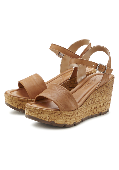 Bild: Sandalette von LASCANA: Keilabsatz-Sandalette von Lascana. Breiter Steg über den Zehen, schmaler, verstellbarer Riemen am Knöchel. Obermaterial aus Schafsleder. Futter aus Synthetik. Decksohle aus Lederimitat. Laufsohle aus Synthetik.