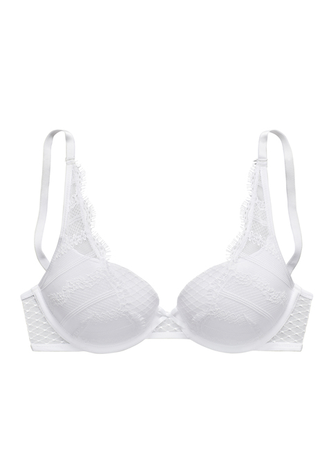 Bild: Schalen-BH von LASCANA: High-Apex-Schnittform. Aufgesetzte Spitze auf den Cups bis hoch an die Träger. Rücken aus fancy Mesh. Träger und Rückenverschluss verstellbar. Aus 60% Polyamid, 35% Polyester, 5% Elasthan.