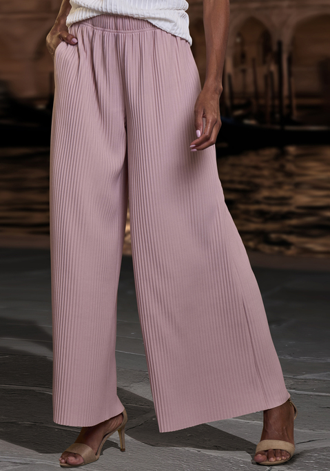 Bild: Schlupfhose von LASCANA: Bequeme Schlupfhose von Lascana. Besonderheit: die extraweite Form mit Plisseefalten. Praktische Seitennahttaschen inklusive. Permanente Falten für einen einzigartigen Look. Ideal für den Alltag. Elastisches Polyester.