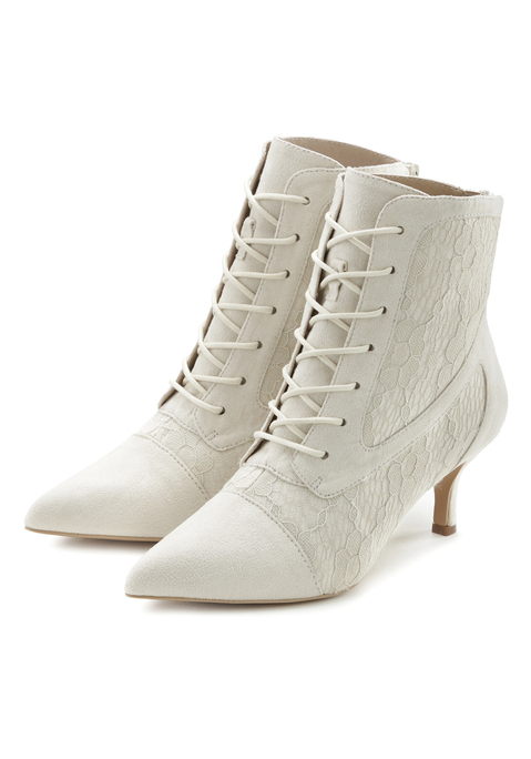 Bild: Schnürstiefelette von LASCANA: Stiefelette von LASCANA mit modischen Spitzendetails.  Angenehme Absatzhöhe, ca. 6,5 cm. Optimaler Tragekomfort dank Schnürung und Reißverschluss. Obermaterial aus Textil. Futter und Decksohle aus Lederimitat. Laufsohle aus Synthetik.