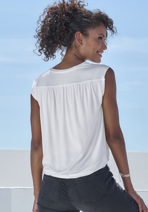 Bild: Shirttop von LASCANA: Top von Lascana im praktischen 2er-Pack. Vorverlegte Schulternähte mit dezenter Raffung. Rundhalsausschnitt mit Piping. Figurumspielend geschnitten. Viskosemix mit weichem Griff.