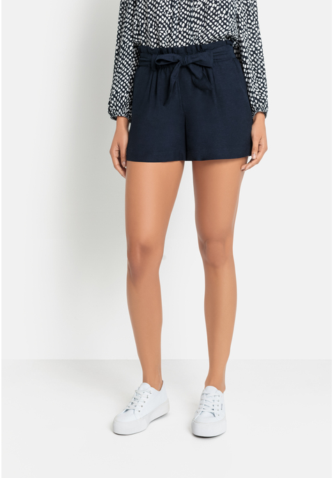 Bild: Shorts von LASCANA: Shorts von LASCANA. Legere Paperbag-Form mit Gürtelschlaufen und Bindegürtel. Seitliche Eingrifftaschen. Innenbeinlänge ca. 9 cm. Aus 58% Viskose, 28% Baumwolle, 14% Leinen.