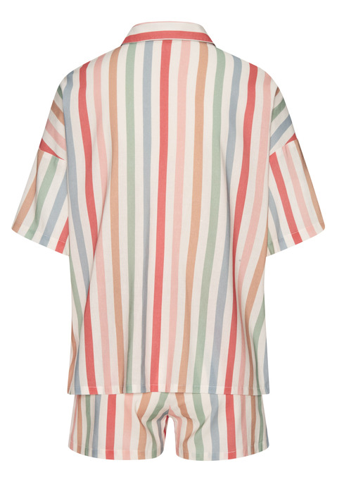 Bild: Shorty von LASCANA: Klassisch geschnittener Shorty von Lascana. Shirt mit Knopfleiste und aufgesetzter Brusttasche. Überschnittene Schultern. Kurze Hose mit elastischem Gummizugbund. Gewebte Viskosequalität.