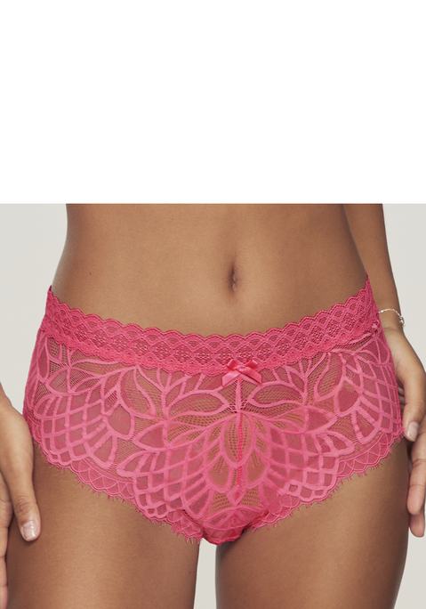 Bild: Slip von LASCANA: Femininer Slip anteilig aus recyceltem Material. Rundherum aus dezent transparenter Spitze. Mit eingearbeitetem Baumwollzwickel. Passende BH's aus der gleichen Serie erhältlich. Mit Liebe & Leidenschaft in Hamburg kreiert. Obermaterial: 87% Polyamid, 13% Elasthan.