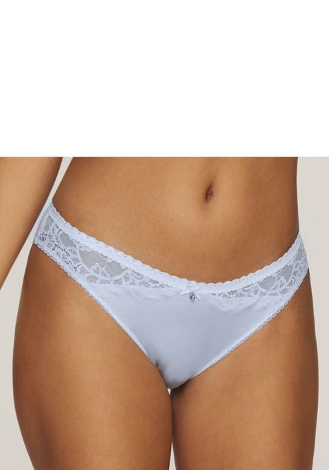 Bild: Slip von LASCANA: Hübscher Slip aus edler Qualität mit hohem Seidenanteil. Mit floralen, dezent transparenten Spitzeneinsätzen. Feine Zierschleife und edles Glitzeraccessoire  in der vorderen Mitte. Passende BHs aus der gleichen Serie erhältlich. Mit Liebe & Leidenschaft in Hamburg kreiert. Obermaterial: 50% Polyamid, 40% Seide, 10% Elasthan.