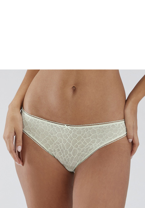 Bild: Slip von LASCANA: Modischer Slip mit feiner Zierschleife in der vorderen Mitte. Vorne aus modischem Netz-Muster aus Soft Mesh. Mit eingearbeitetem Baumwollzwickel. Passender BH aus der gleichen Serie erhältlich. Mit Liebe & Leidenschaft in Hamburg kreiert. Obermaterial: 85% Polyamid, 15% Elasthan.