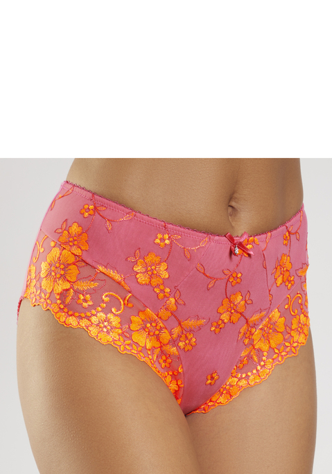 Bild: Slip von LASCANA: Lascana: Slip vorne aus Stickereispitze, hinten aus blickdichtem Microtouchmaterial. Mit Baumwollzwickel. Aus 68% Polyamid, 18% Baumwolle, 10% Polyester, 4% Elasthan.
