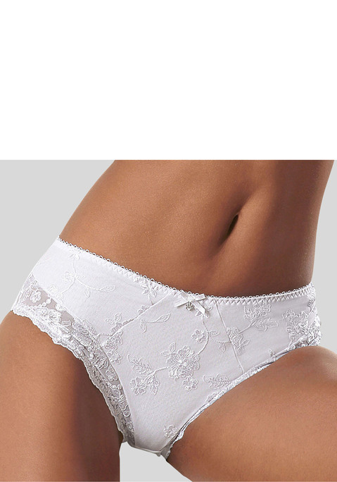 Bild: Slip von LASCANA: Lascana: Slip vorne aus Stickereispitze, hinten aus blickdichtem Microtouchmaterial. Mit Baumwollzwickel. Aus 68% Polyamid, 18% Baumwolle, 10% Polyester, 4% Elasthan.