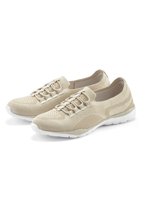 Bild: Sneaker von LASCANA: Slipper VEGAN von LASCANA. Obermaterial, Futter und Decksohle aus Textil. Laufsohle aus Synthetik.