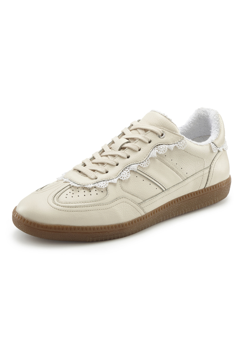 Bild: Sneaker von LASCANA: Mit hübschen Spitzedetails: Sneaker von Lascana. Herausnehmbare Innensohle, für lose Einlagen geeignet. Gestylt mit Shorts oder lässigen Jeans perfekt für die Freizeit. Hochwertiges Leder.