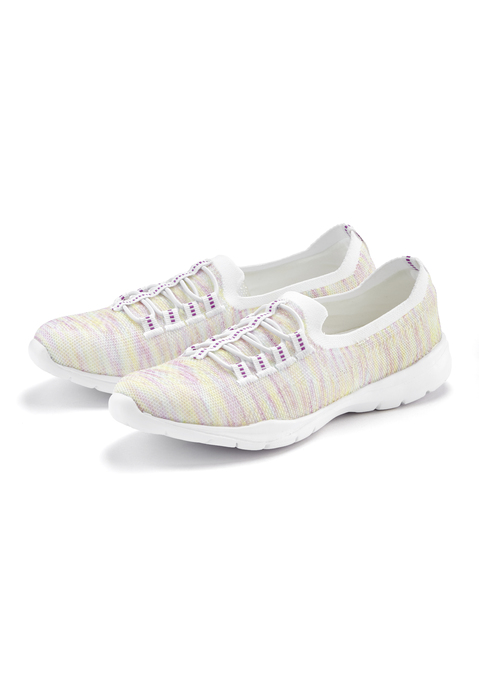 Bild: Sneaker von LASCANA: Slipper VEGAN von LASCANA. Obermaterial, Futter und Decksohle aus Textil. Laufsohle aus Synthetik.