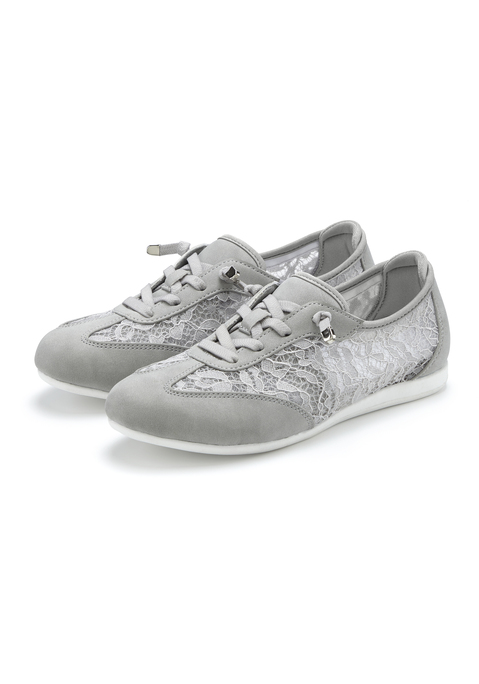 Bild: Sneaker von LASCANA: Im modischen Look mit Spitze: Sneaker von Lascana. Komfortable weiche Innensohle. Herausnehmbare Innensohle, für lose Einlagen geeignet. Schön für die Freizeit und für etwas feinere Anlässe.