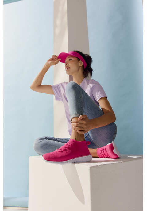 Bild: Outdoorhut von LASCANA: Unifarbener Visor in schlichtem Design von Lascana. Dank Klettverschluss hinten verstellbar. Ideal für Sport, Freizeit oder modische Outfits. Schützt vor Sonne und ist bequem zu tragen. Aus trageangenehmem Textil.