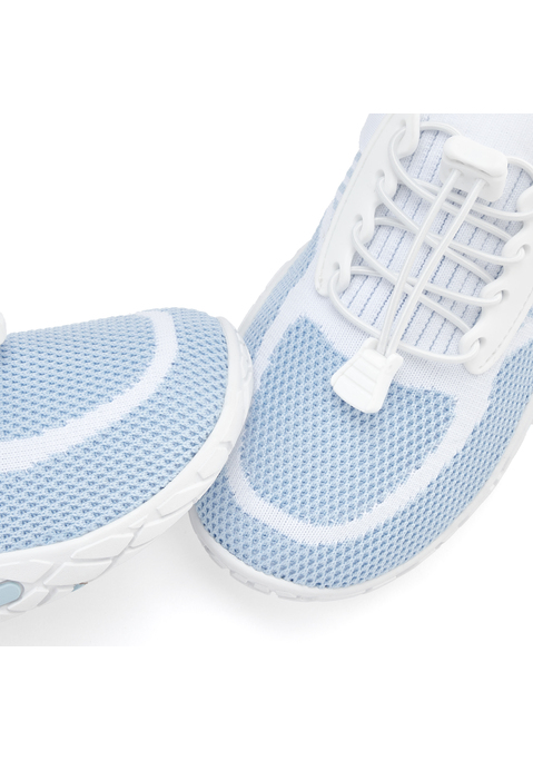 Bild: Sneaker von LASCANA: Sneaker mit ultraleichter und flexibler Sohle VEGAN von LASCANA. Obermaterial aus Lederimitat und Textil. Futter und Decksohle aus Textil. Laufsohle aus Synthetik.