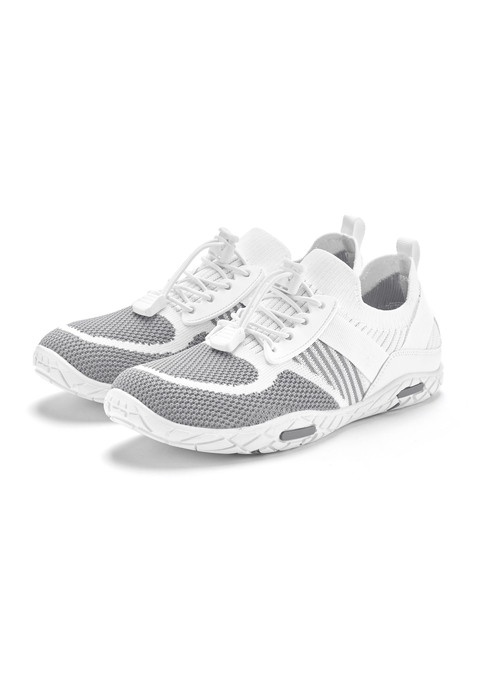 Bild: Sneaker von LASCANA: Sneaker mit ultraleichter und flexibler Sohle VEGAN von LASCANA. Obermaterial aus Lederimitat und Textil. Futter und Decksohle aus Textil. Laufsohle aus Synthetik.