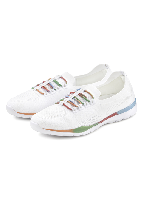Bild: Sneaker von LASCANA: Slipper VEGAN von LASCANA. Obermaterial, Futter und Decksohle aus Textil. Laufsohle aus Synthetik.